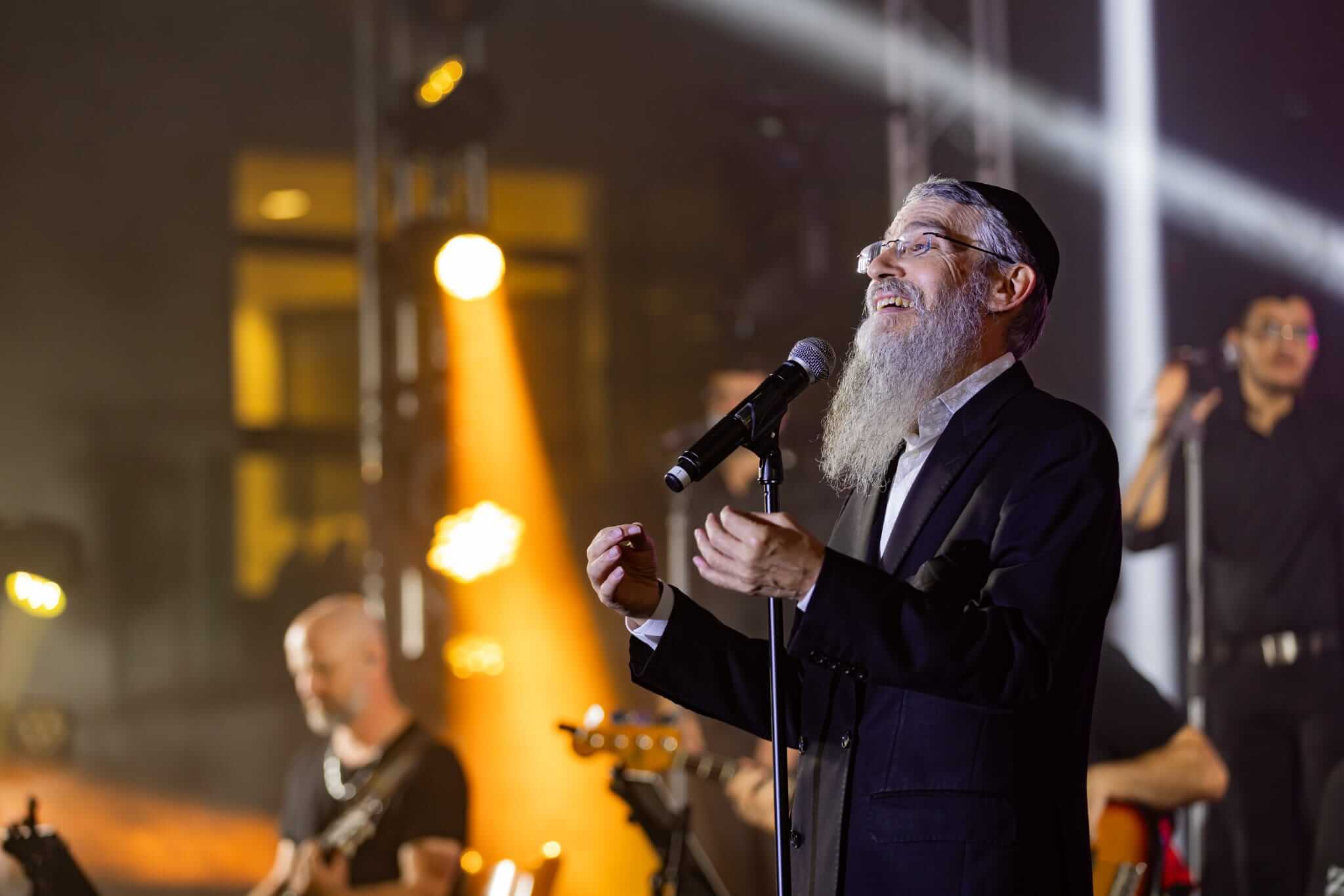 מופע ענק עם גדול הזמר החסידי אברהם פריד