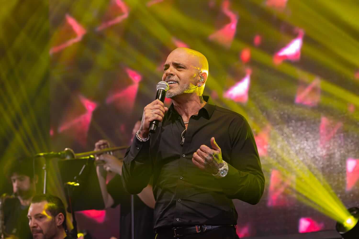 אייל גולן במופע פרטי