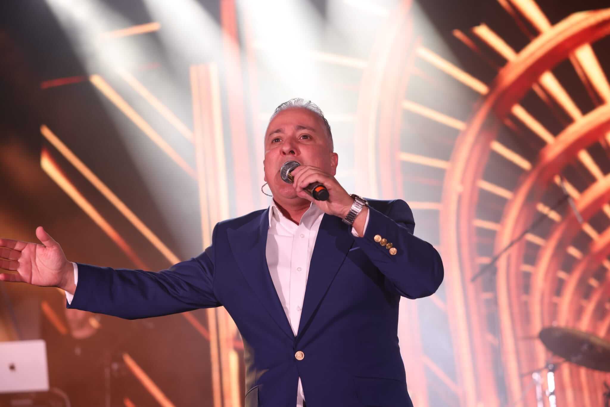 מופע חנוכה עם יניב בן משיח