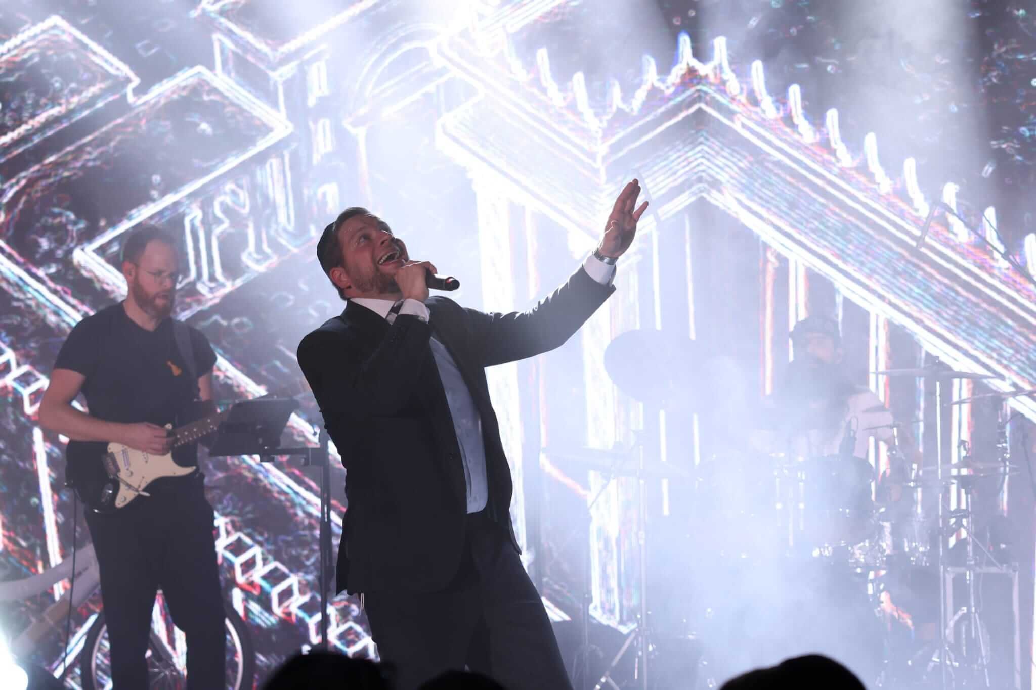 מופע חנוכה ענק עם מרדכי שפירא